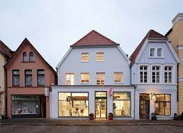 Nachdem sie die nutzungsbedingungen für unser bildmaterial gelesen und akzeptiert haben, können sie sich die bilddatei hier direkt herunterladen. Schlaues Haus Transsolar Klimaengineering