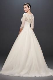 3 4 Sleeve Wedding Dress With Lace And Tulle Skirt David S Bridal Wedding Dresses Winter Wedding Dress Wedding Dresses Lace