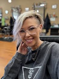 shawnadelcastillo Love her hair cut 💇‍♂️