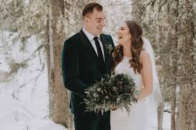 Discover inspirational and elegant white bridal bouquets. Winter Bridal Bouquets