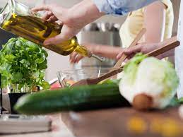 7 Medically Studied Benefits Of Olive Oil And Why You Should Use It Instead Of Butter