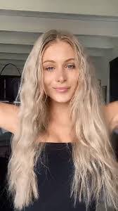 Denise Valentina's Instagram, Twitter & Facebook