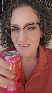 Caitlin Benton's Instagram, Twitter & Facebook