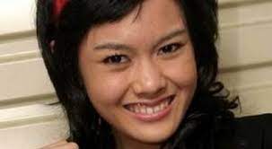 Artis cantik yang baru saja menginjakkan kakinya di dunia entertain ini, pada hari senin kemarin mengalami kecelakaan tragis. Artis Meninggal Karena Kecelakaan Motor Okezone Celebrity