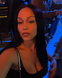 Kiara Ward's Instagram, Twitter & Facebook