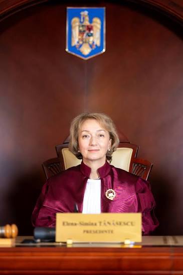 Simina Tănăsescu: Nu am primit niciodată telefoane de influențare Președintele Curții Constituționale a României, prof. univ. dr. doamna Elena-Simina TĂNĂSESCU, a acordat un interviu dl. Emilian Isăilă de la publicația spotmedia.ro, publicat