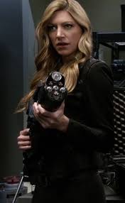 Pin By Maria On Avalance Lot Jes Macallan Dc Legends Of Tomorrow Black Lightning