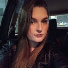 Lisa Maron's Instagram, Twitter & Facebook