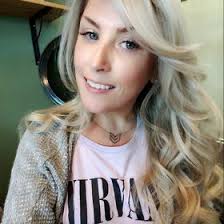 Rebecca Derosa's Instagram, Twitter & Facebook