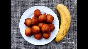 (tamil nadu recipes, சுவையான தமிழ்நாடு சமையல், tamil nadu samiyal). Sweet Urad Vada Inippu Ulundhu Vadai Sangskitchen