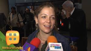 Pero días después de aquella anécdota, natalia lafourcade ha hablado sobre el momento que dio la vuelta al mundo. Natalia Lafourcade Niega Haberle Hecho Caras A Maluma Y Confiesa Que Hasta Baila Regueton Youtube