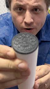 🍪 Collapsing Ultra-Mega-Stuffed HYDROX [CREAM COOKIE] COOKIE Sword