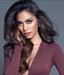 Ian Lorenz Mendajar, the new Runway Coach of Aces & Queens camp with some  of their girls for #MissUniversePhilippines 2020 and #BinibiningPilipinas  2020. Girls from Left to Right: *Lou Piczon (MUP) *Carina