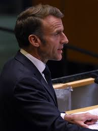 Macron calls Trump to move motorcade after being blocked off at a NYC  crosswalk