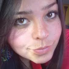 Lucy Jara (@LucySalchicha)