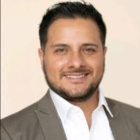 50+ perfiles de «Erasto Hernandez»