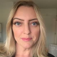 200+ perfiles de «Lesley»