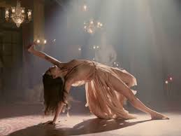 Katrina Kaif Will Take Your Breath Away in Fitoor Song Pashmina