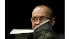 Bücher von Simon Beckett: Die richtige Reihenfolge