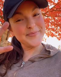 Jenna Hogue's Instagram, Twitter & Facebook