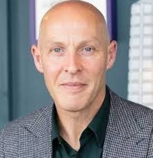 Paul Kitchener's Instagram, Twitter & Facebook