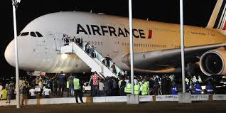 Réservez votre billet d'avion à destination de paris. Air France Reprise Timide Des Vols Vers L Afrique De L Ouest Le Point