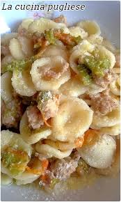 Orecchiette Con Salsiccia E Fiori Di Zucca La Cucina Pugliese Ricetta Ricette Primi Piatti Ricette Di Cucina