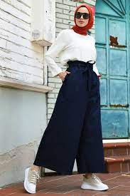 Sarı, turuncu, pembe, kırmızı, kiremit renkleri sıcak renklerdir. Lacivert Ile Uyumlu Renkler Modasi Geldi