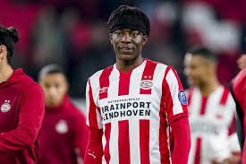 Maybe you would like to learn more about one of these? Madueke In Luxepositie Tijdens Onderhandelingen Met Psv Voetbal International