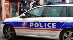 Click on a star to rate it! Pas De Calais Un Enfant De 12 Ans Attache Nu A Un Arbre Et Filme Par Ses Parents