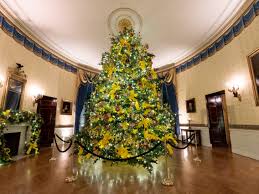 Pictures of white house christmas decorations 2020 diy mini. Photos Trumps Decorate For Their Final Christmas In The White House