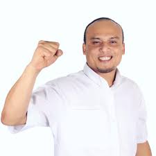 Mereka yang berkahwin pada 1 januari 2012 setelah hanya bercinta selama enam bulan. Tengku Shafiz Rullah Home Facebook