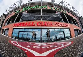 De grolsch veste is het stadion van fc twente te enschede. Fc Twente Gered Gemeente Enschede Voor 25 Miljoen In Club Foto Ad Nl