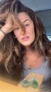 Betsy Yates's Instagram, Twitter & Facebook