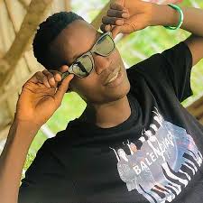 I tried getting Snoop Dogg to stop sm0king we£d onset for the BMF show  where he was cast as Pastor Swift. It didn't go well. I told him bro can  you just