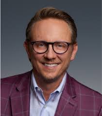 Gail Hollander's Instagram, Twitter & Facebook