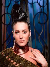 Longest tongue in the world? Giraffe Woman Has 11 Inch Long Neck Huffpost