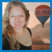 Karen Tomaszewski's Instagram, Twitter & Facebook