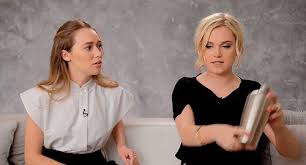 Eliza taylor, alycia debnam carey, lesbisch, chrysler building, schauspielerinnen, paar,. Zimbio On Twitter Throwback To The Time Alycia Debnam Carey Adorably Questioned Eliza Taylor S Bartending Skills Tbt Throwbackthursday Clexa Https T Co Umphyetnhc Twitter