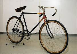 Opel Mitte Der Zwanziger Jahre Geht Das Erfolgreiche Rennrad Flitzer In Die Produktion Altes Fahrrad Fahrrad Fahrradmarken