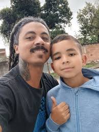 em dias chuvosos, normalmente não vai... (não se aplica a todos) 😂🌧🌩  @sevenguitarsbrasil . . #reelsmusic #reelsbrasil #bassplayersunited #eminem  #dido #sevenguitars