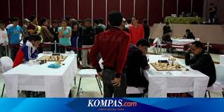 Gambar meme catur kekinian download now meme dua kakek lagi main cat. Gm Catur Indonesia Siap Wujudkan Mimpi Dewa Kipas Alias Dadang Subur Halaman All Kompas Com