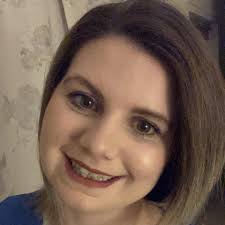 Can anyone recommend a ladies hairdresser that does a dry cut/trim for  under £18 please? Either salon or at home?