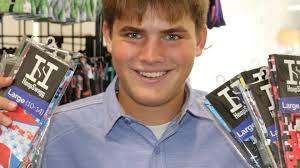 Conoce a Brennan, el adolescente que fundó una empresa millonaria de  calcetines