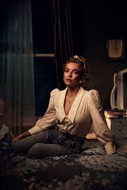 Season three picks up six months later and it seems that villanelle is trying to lead a somewhat normal life and move forward. First Look At Killing Eve S Jodie Comer In Bbc Revival Of Talking Heads Is A Far Cry From The Glamour Of Villanelle