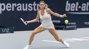 Stessa sorte tocca ai suoi. Wta Melbourne 2 Camila Giorgi Spazza Via Clara Burel E Si Regala Sofia Kenin Eurosport