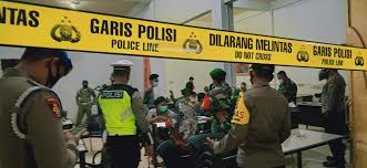 Segel atau garis polislen / hsh garis keset handuk uk40x60 di lapak ijn collection. Langgar Ppkm Tiga Cafe Segel Rakyat Aceh