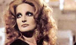 | la villa è di un lusso estremo. Mina Sapete Dove Vive La Dimora Della Cantante Fuori Dai Confini Italiani Solonotizie24