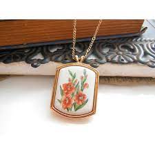 Vintage Avon Floral Heritage August Gladiolus Birth Flower Pendant 15 Liked On Polyvore Featurin Vintage Pendant Necklace Flower Jewellery Avon Jewelry