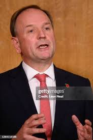 17 Sir Leon Simon Photos & High Res Pictures